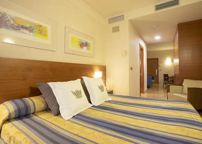 Отель Sercotel Palacio De Tudemir